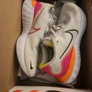 Nike Sneakers (Renew Run)